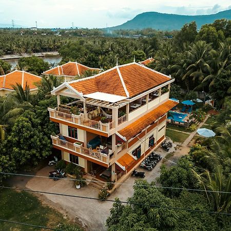 Karma Traders Kampot Hostel Exterior photo