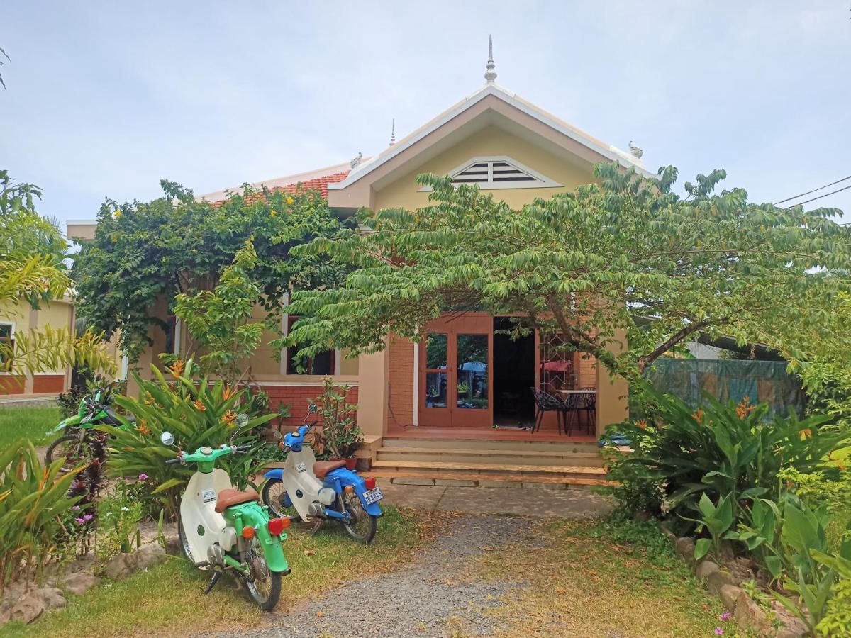 Karma Traders Kampot Hostel Exterior photo